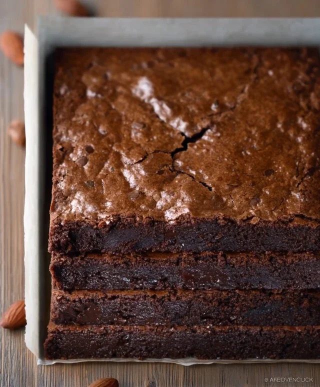 Easy Keto Brownies Made With Almond Flour