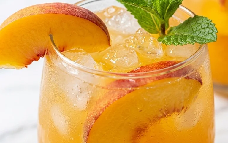 Refreshing Peach Lemonade